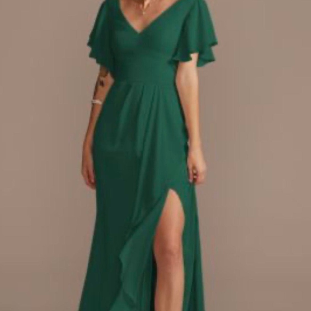 Perfect emerald green wedding guest or bridesmaid dress